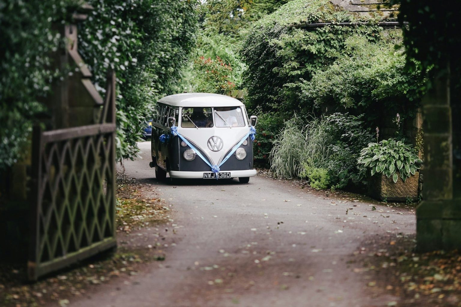 Oldtimer Ausfahrt durch Weinberge und Schlossparks