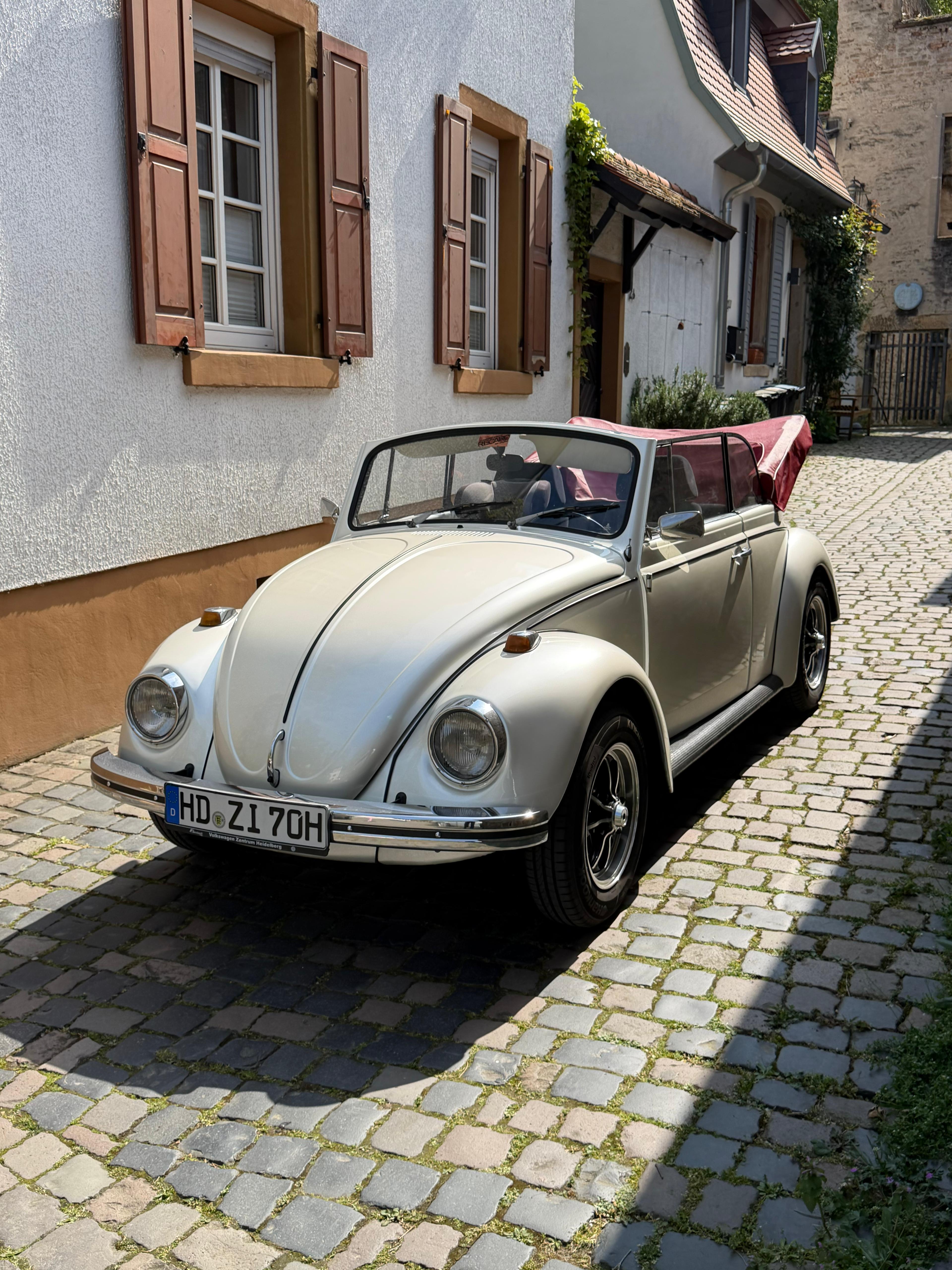 Lotte – VW Käfer Cabriolet 1976, Perlmuttweiß